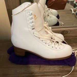 Jackson mystique ice skates 7/12c